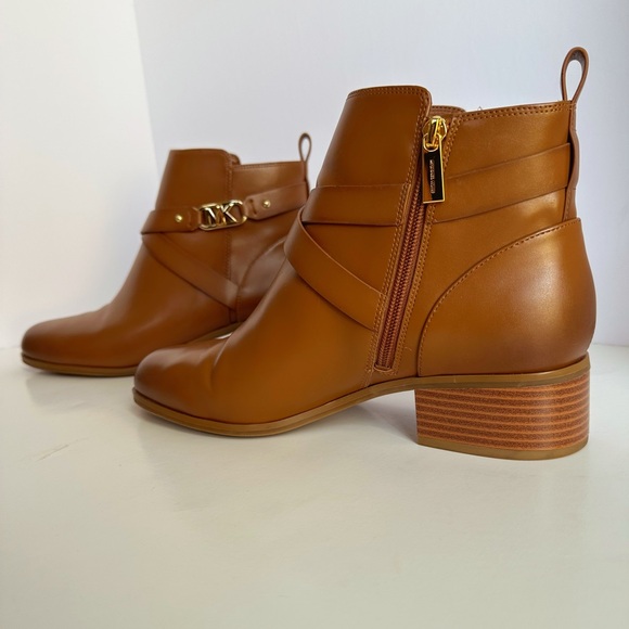 Michael Kors booties - Picture 4 of 14